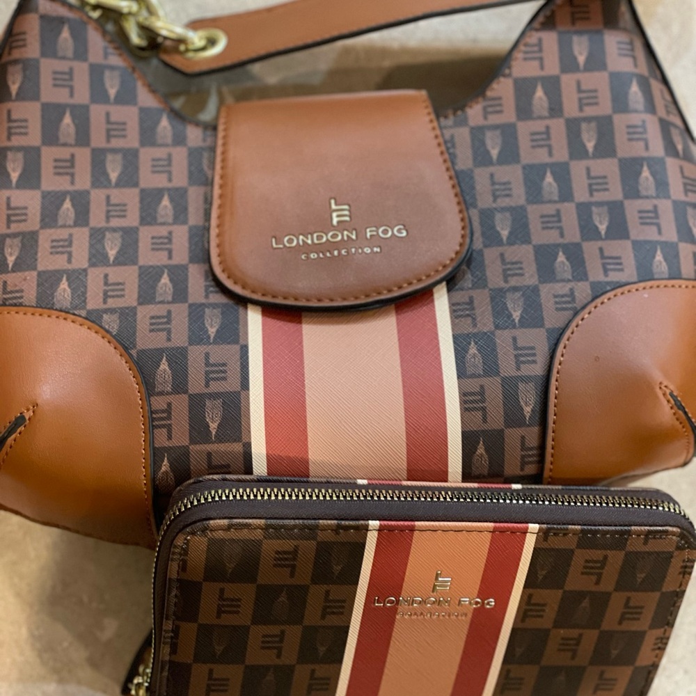 London Fog Brown/Tan/Red Signature Small Purse with Stripe Wallet Set